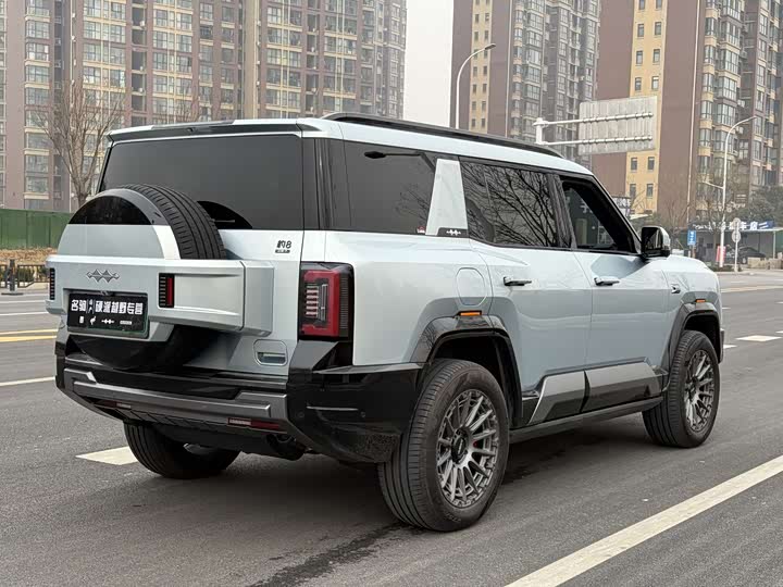 Фото 8 - BYD FangChengBao Leopard 8