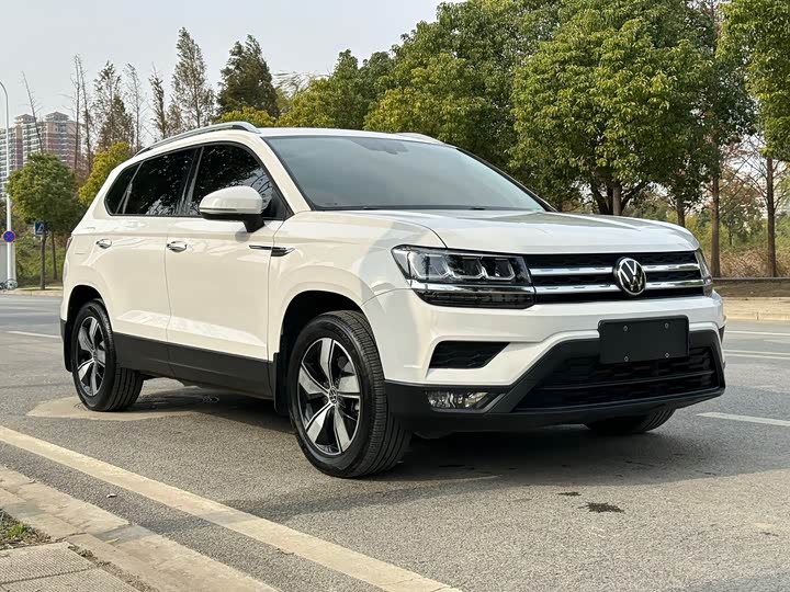 Фото 2 - Volkswagen Tharu