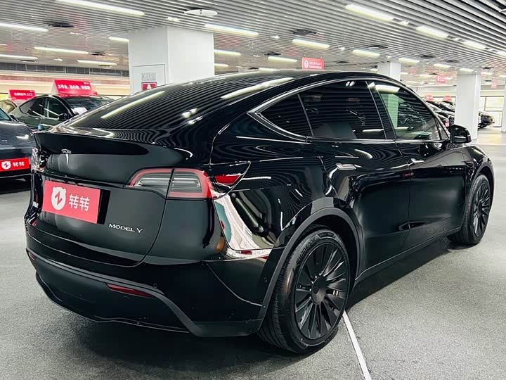 Фото 4 - Tesla Model Y