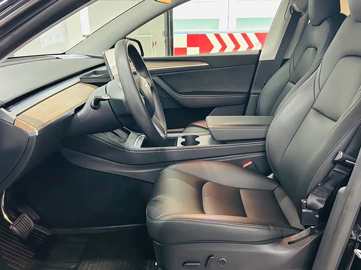 Фото 7 - Tesla Model Y