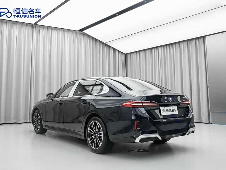 Фото 4 - BMW 5 Series