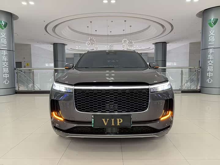 Фото 1 - LiXiang One