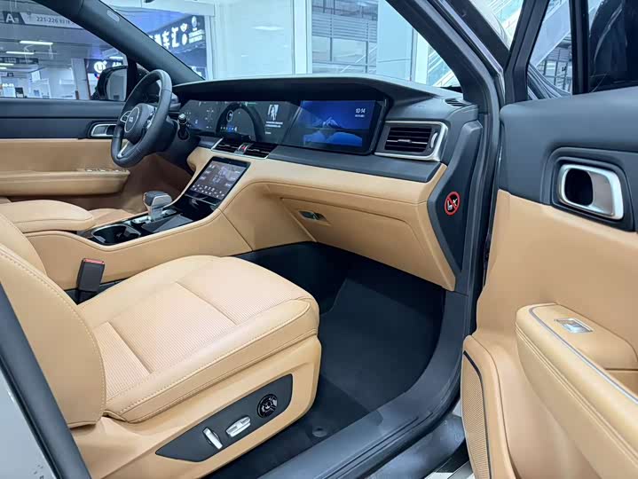 Фото 8 - LiXiang One