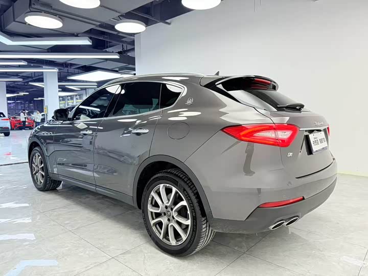 Фото 4 - Maserati Levante