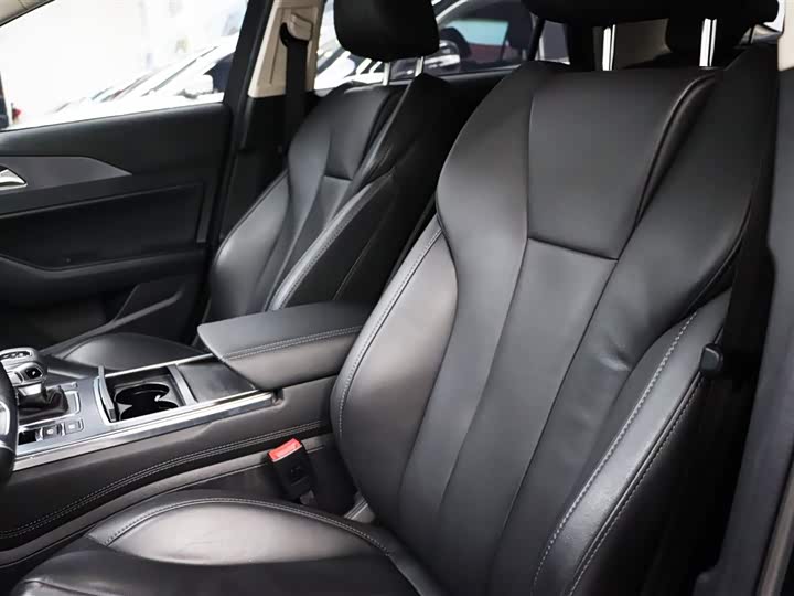 Фото 7 - Hongqi H5