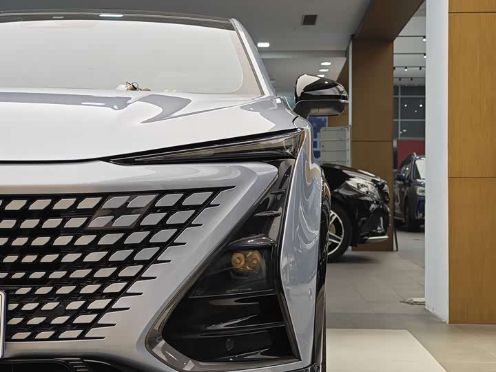 Фото 2 - Changan UNI-T