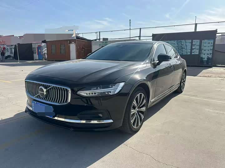 Фото 1 - Volvo S90