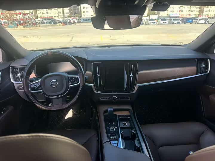 Фото 5 - Volvo S90