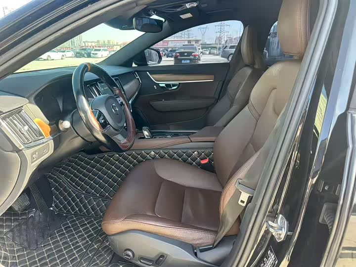 Фото 6 - Volvo S90