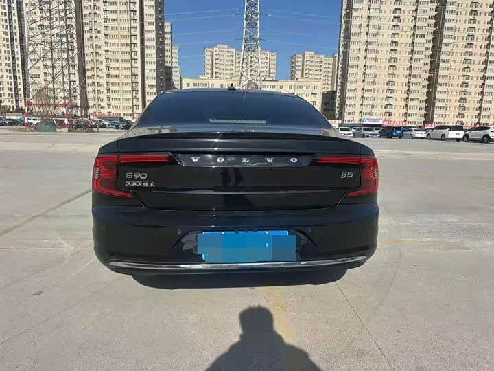 Фото 8 - Volvo S90