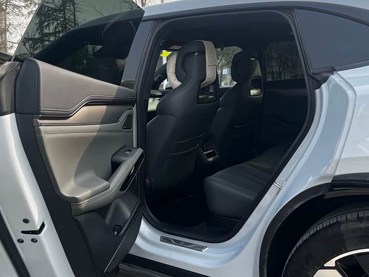 Фото 7 - BYD Song L