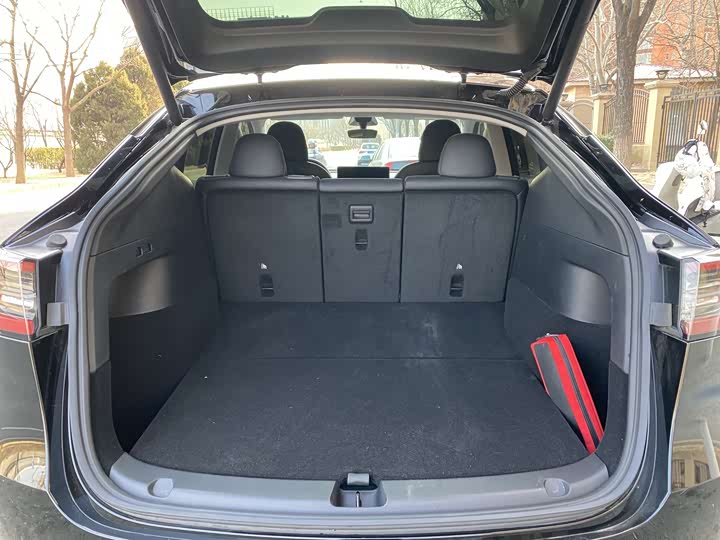 Фото 9 - Tesla Model Y