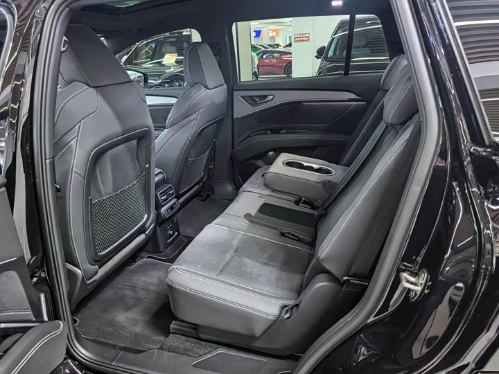 Фото 8 - Audi Q5 e-tron