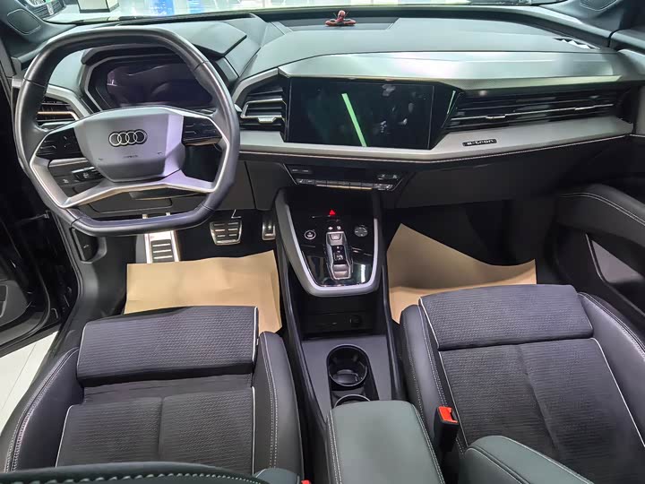 Фото 9 - Audi Q5 e-tron