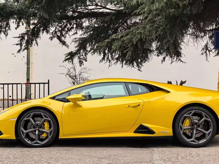 Фото 2 - Lamborghini Huracán