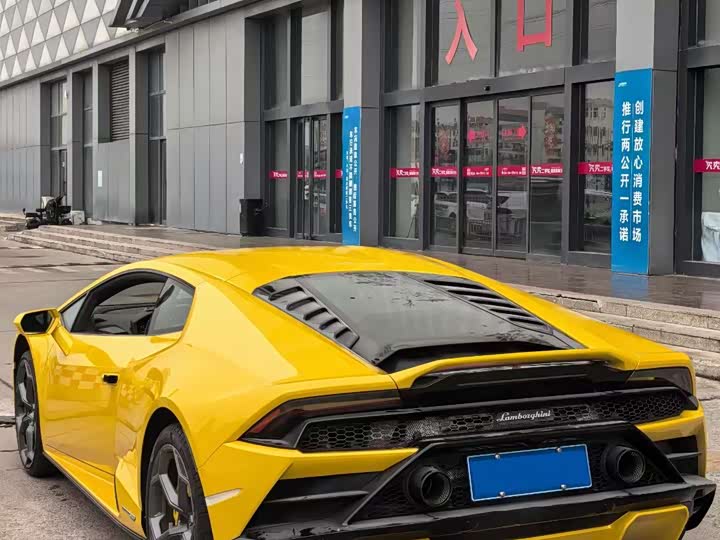 Фото 4 - Lamborghini Huracán