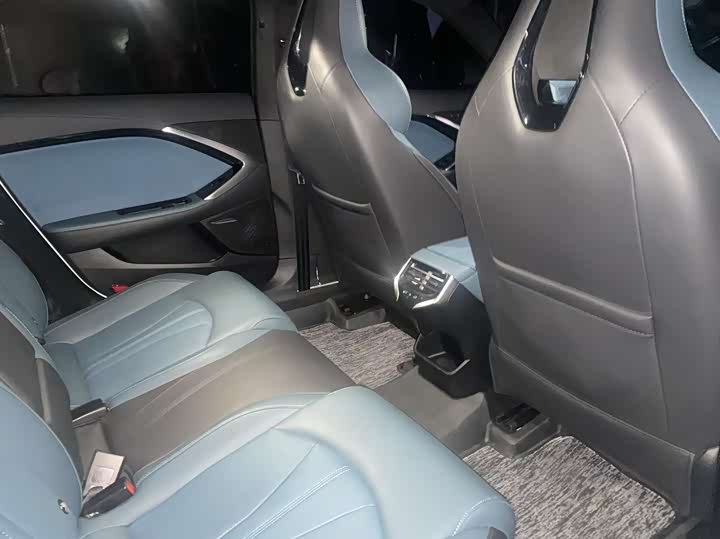 Фото 7 - MG Motor 7