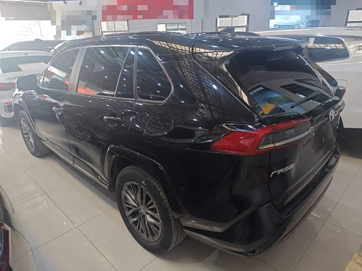 Фото 5 - Toyota Wildlander