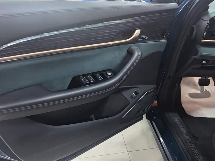 Фото 7 - Geely Monjaro