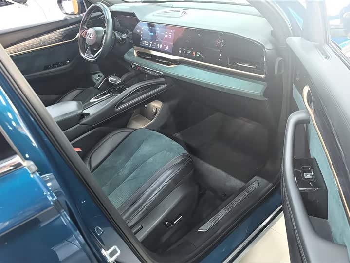 Фото 8 - Geely Monjaro