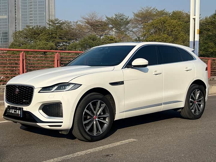 Фото 2 - Jaguar F-Pace