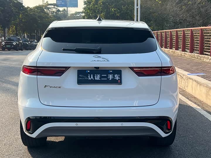 Фото 6 - Jaguar F-Pace