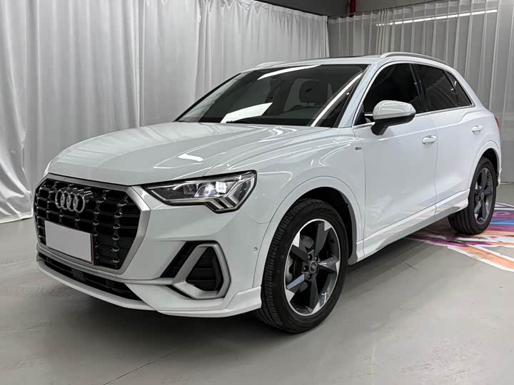 Фото 1 - Audi Q3