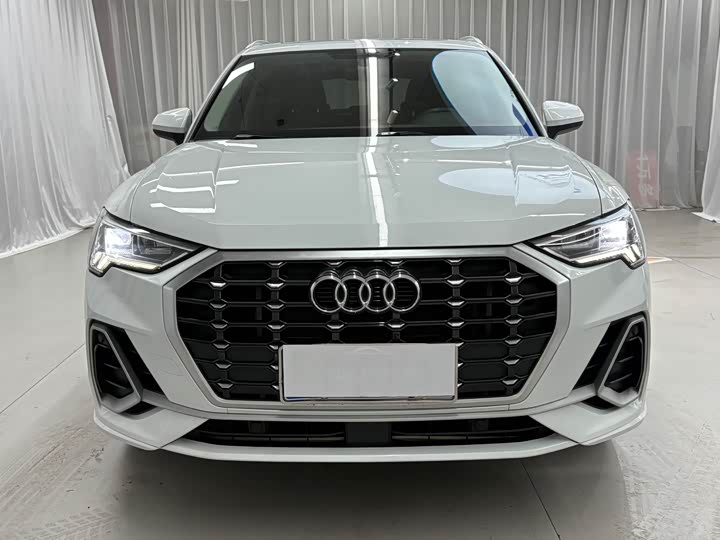 Фото 2 - Audi Q3
