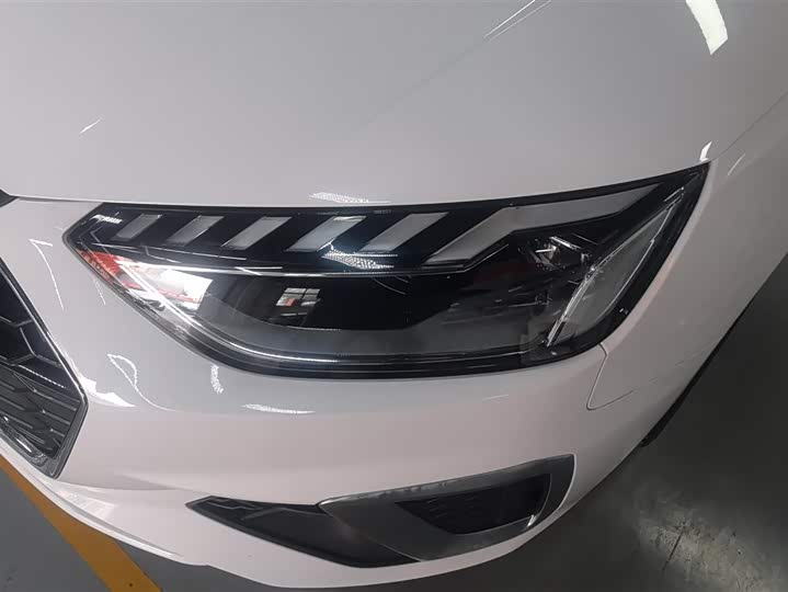 Фото 5 - Audi A4L