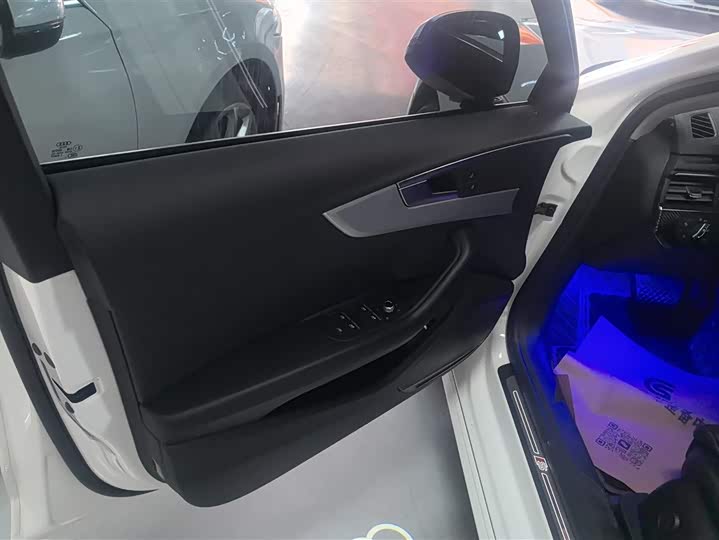 Фото 7 - Audi A4L