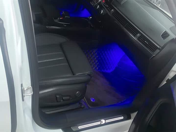 Фото 8 - Audi A4L