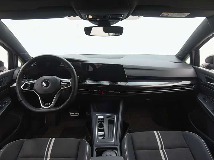 Фото 9 - Volkswagen Golf