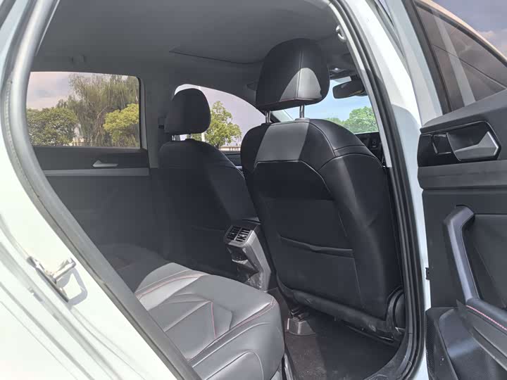 Фото 7 - Volkswagen Lavida