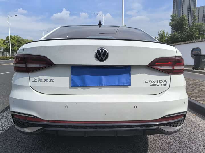 Фото 9 - Volkswagen Lavida