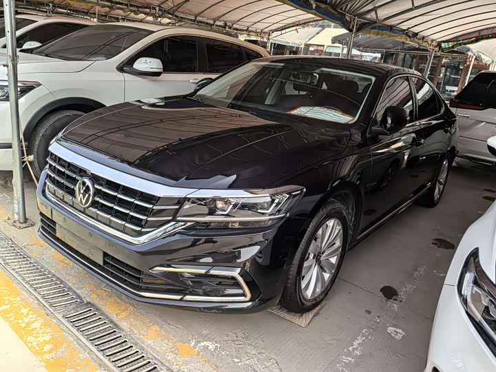 Фото 1 - Volkswagen Passat