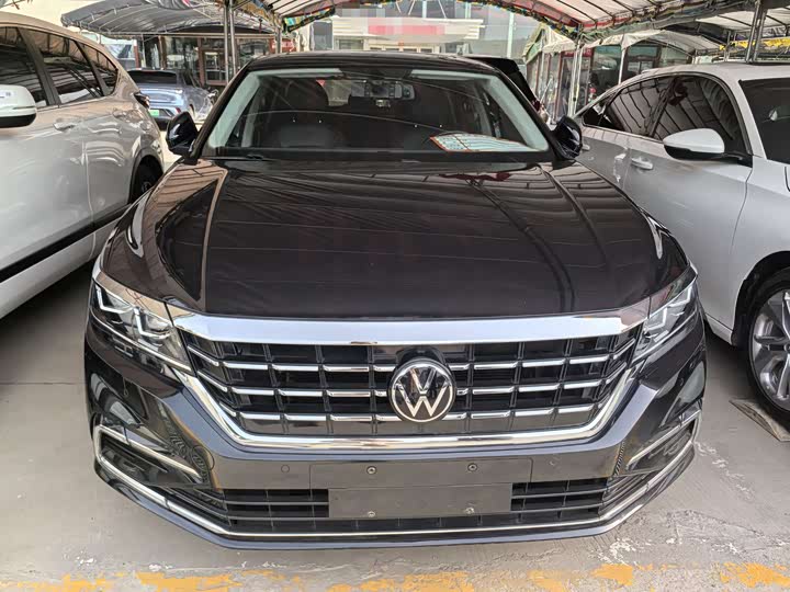 Фото 2 - Volkswagen Passat