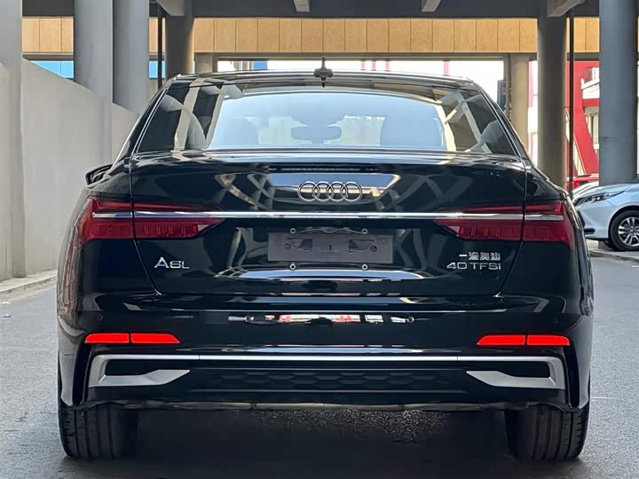 Фото 4 - Audi A6L