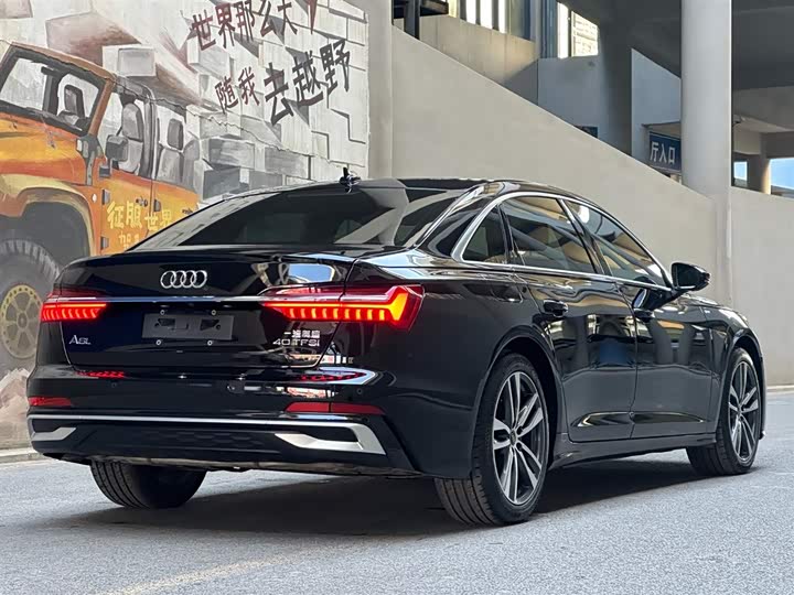 Фото 5 - Audi A6L