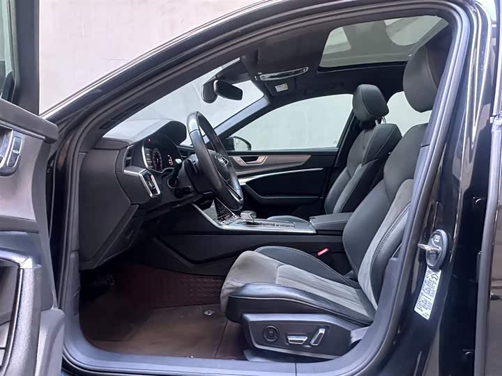 Фото 7 - Audi A6L