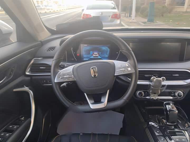 Фото 3 - Bestune T77