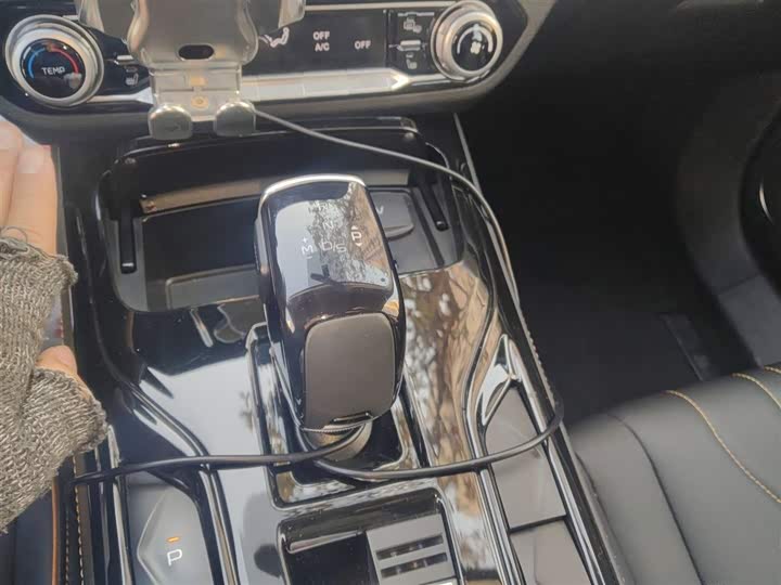 Фото 7 - Bestune T77