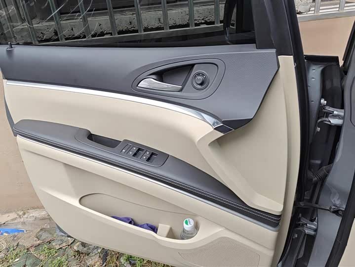 Фото 7 - Buick GL8 ES