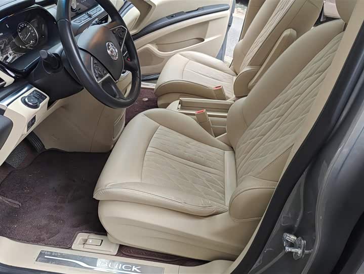 Фото 9 - Buick GL8 ES