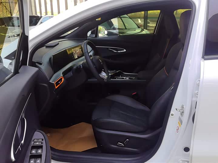 Фото 9 - Changan UNI-T