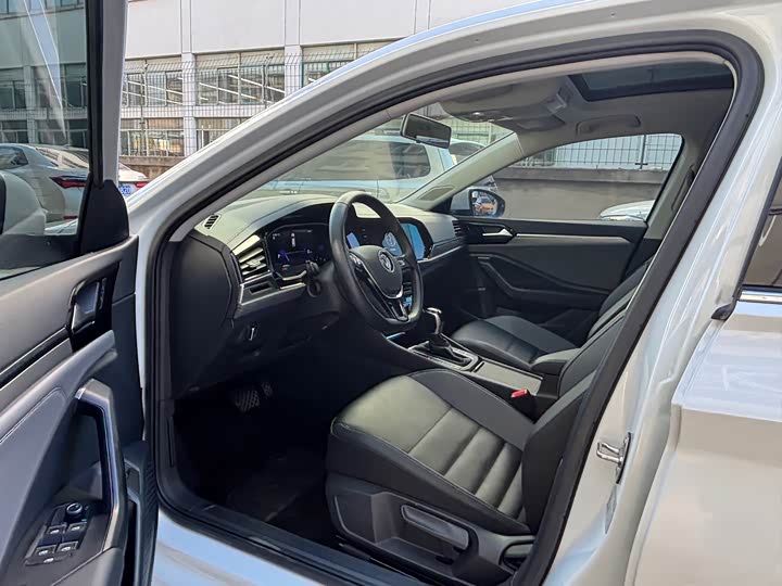 Фото 9 - Volkswagen Lamando L