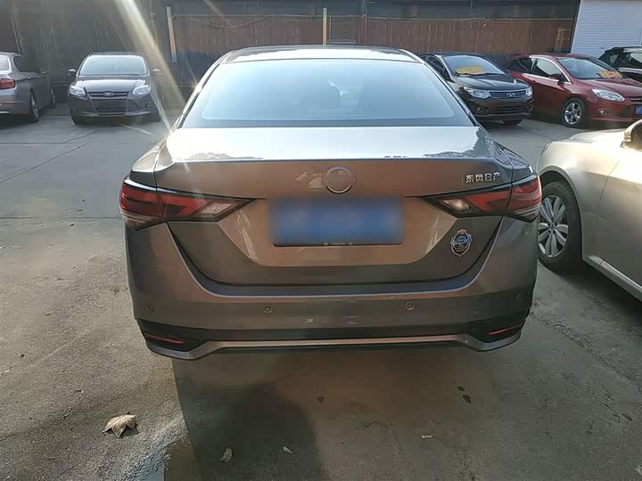 Фото 6 - Nissan Sylphy