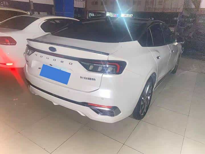 Фото 8 - Ford Mondeo