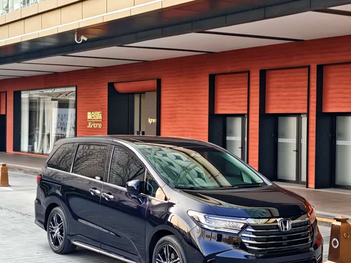 Фото 2 - Honda Odyssey