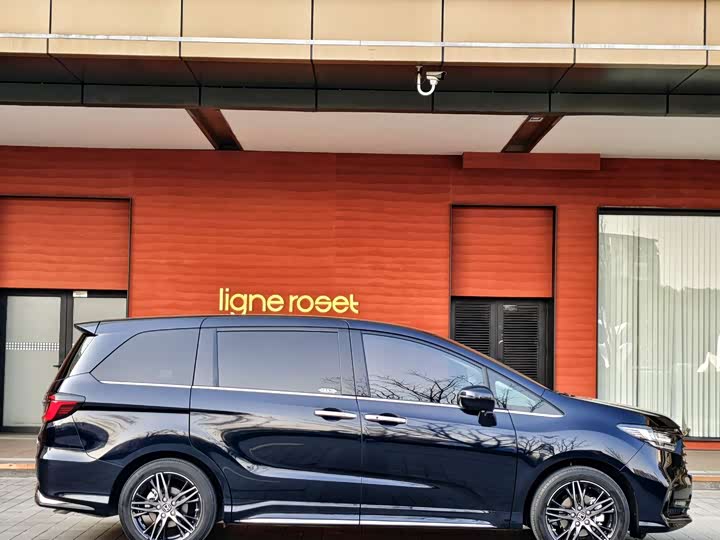 Фото 4 - Honda Odyssey