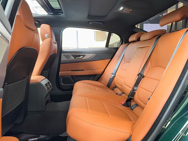 Фото 5 - Jaguar XE L